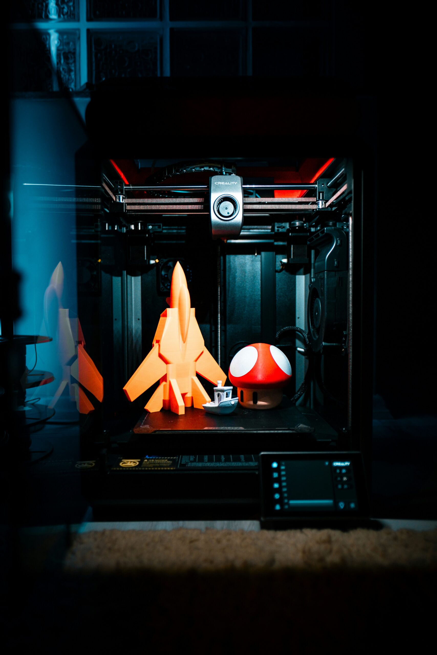 A small 3d printer sitting on top of a table, Foto: Efe Yağız Soysal on Unsplash